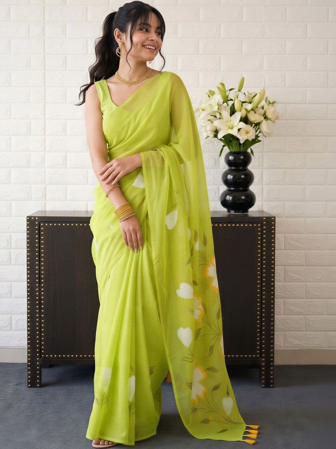 Anouk Floral Poly Georgette Designer Saree thumbnail 5