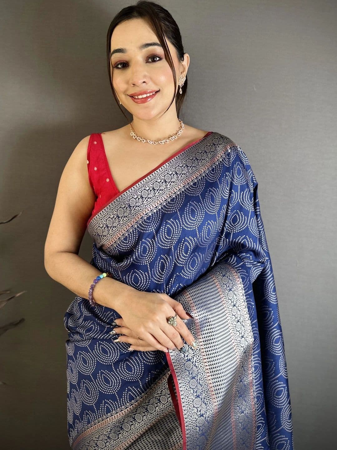 Moda Rapido Woven Design Zari Silk Blend Designer Banarasi Saree thumbnail 4