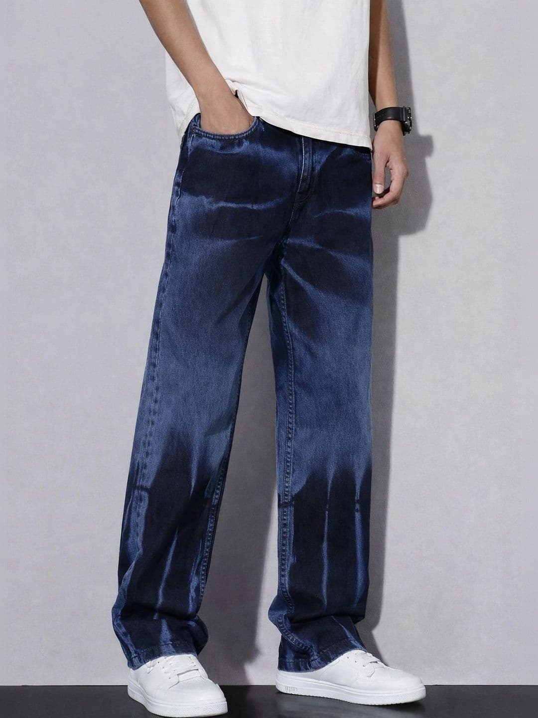 VERTICALS Men Straight Fit Mid-Rise Ombre Jeans thumbnail 3