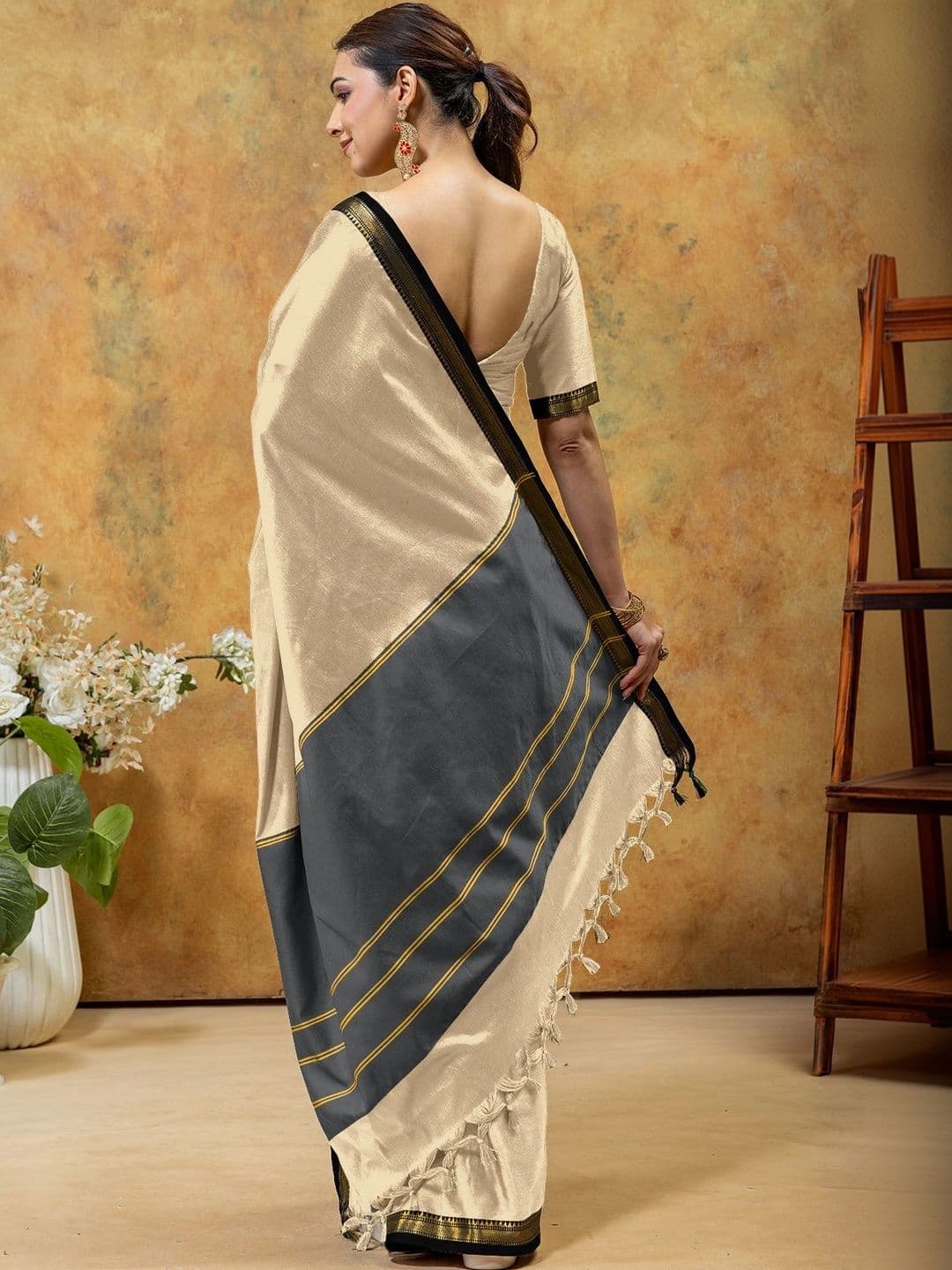 KALINI Woven Design Zari Designer Gadwal Saree thumbnail 5