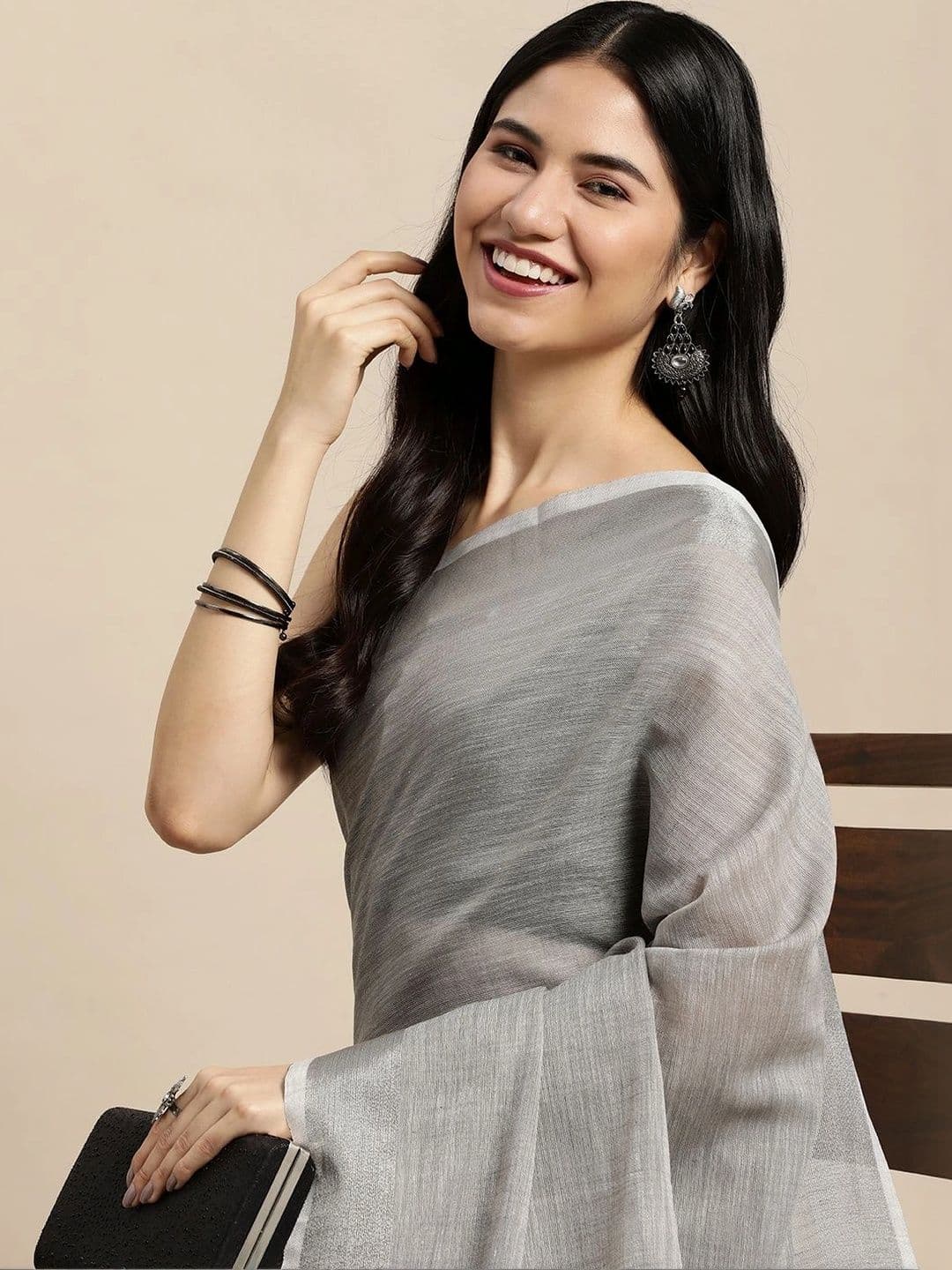 Mitera Woven Design Linen Blend Saree thumbnail 3