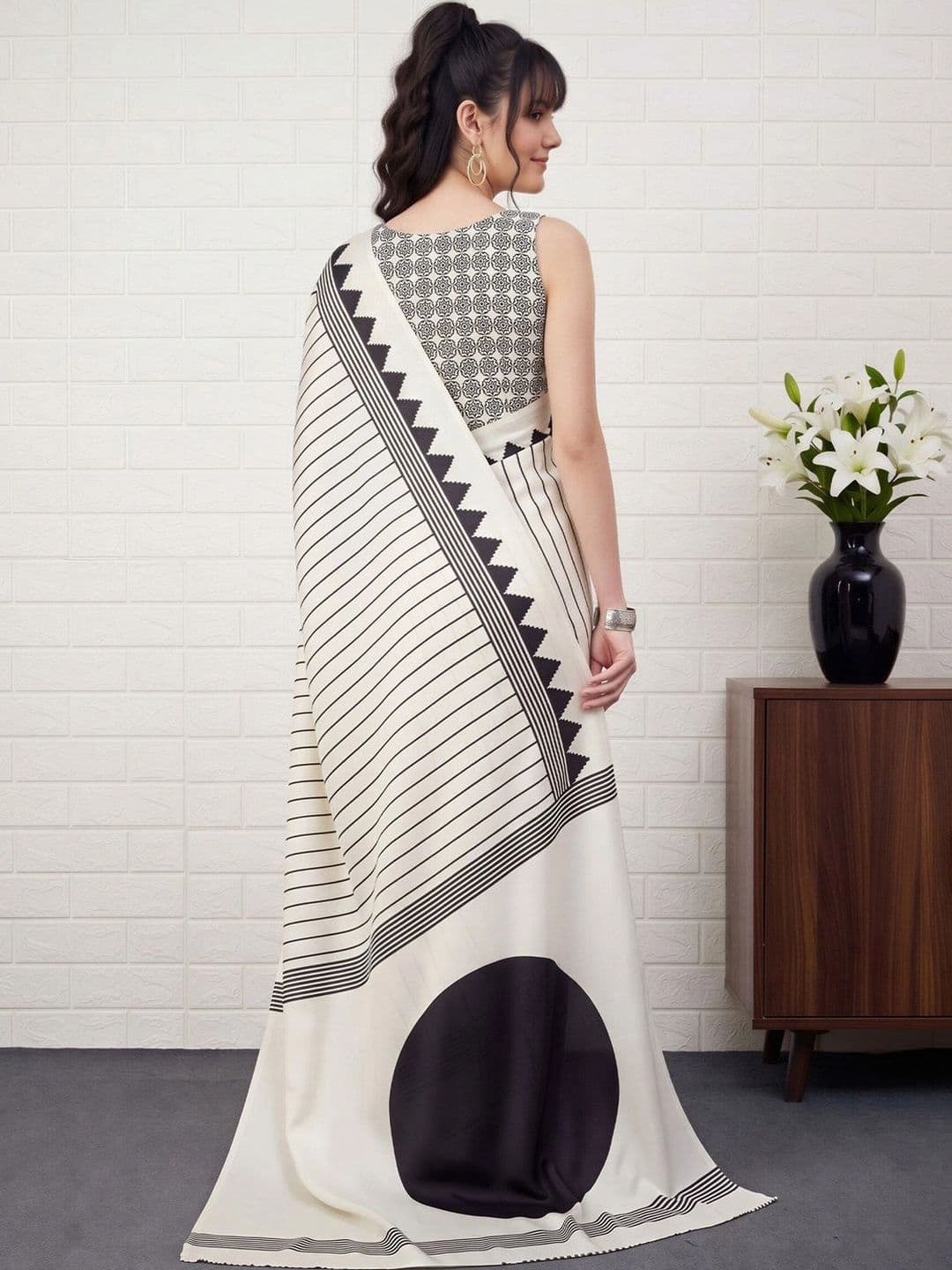Anouk Striped Satin Designer Block Print Saree thumbnail 2