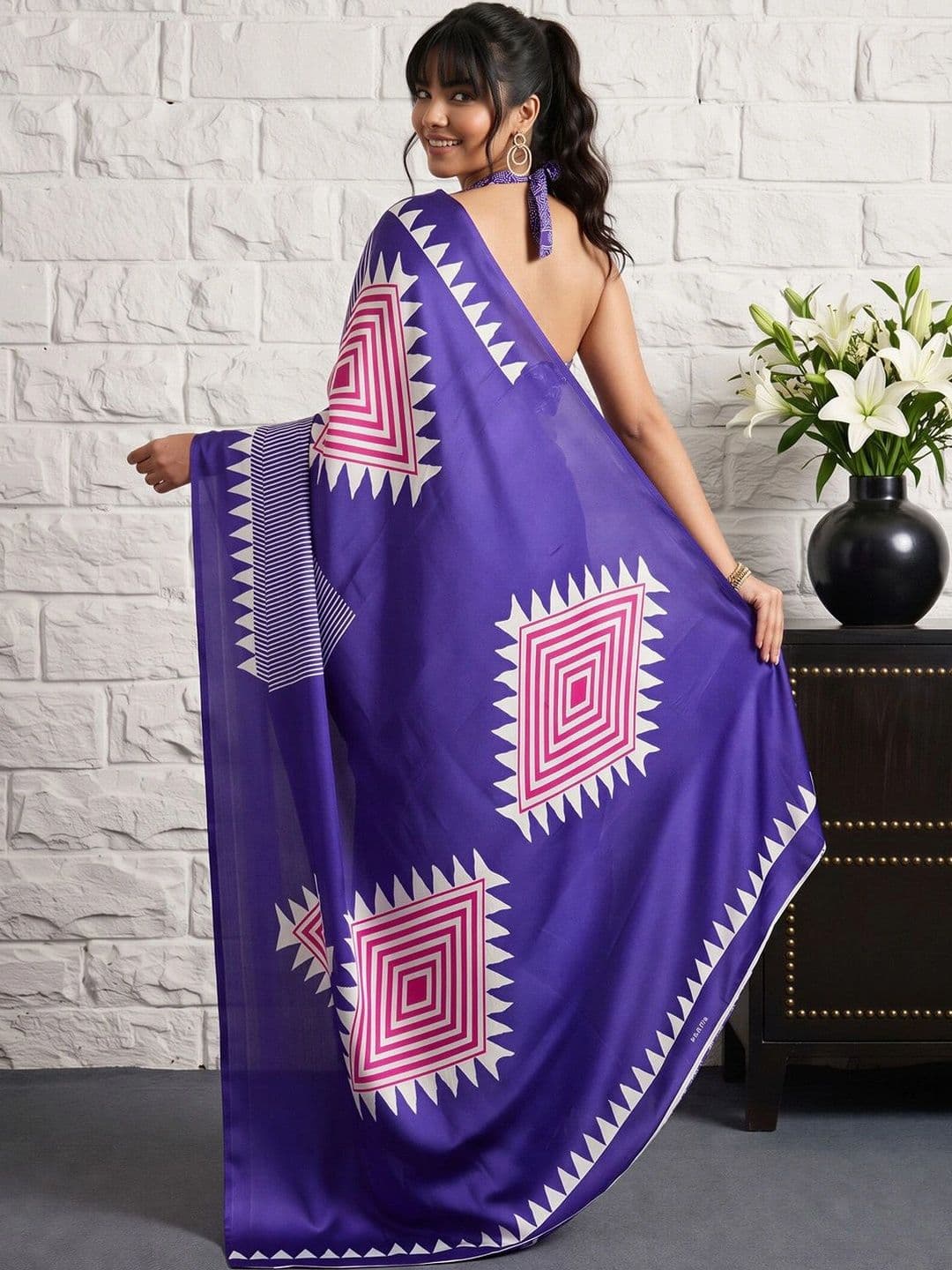 Anouk Striped Satin Designer Banarasi Saree thumbnail 7