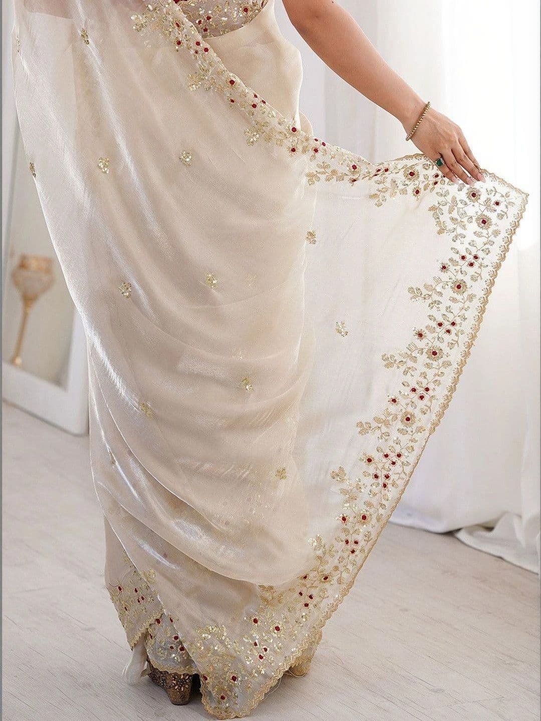 Jogmaya Fashion Women Floral Embroidered Silk Blend Saree thumbnail 3