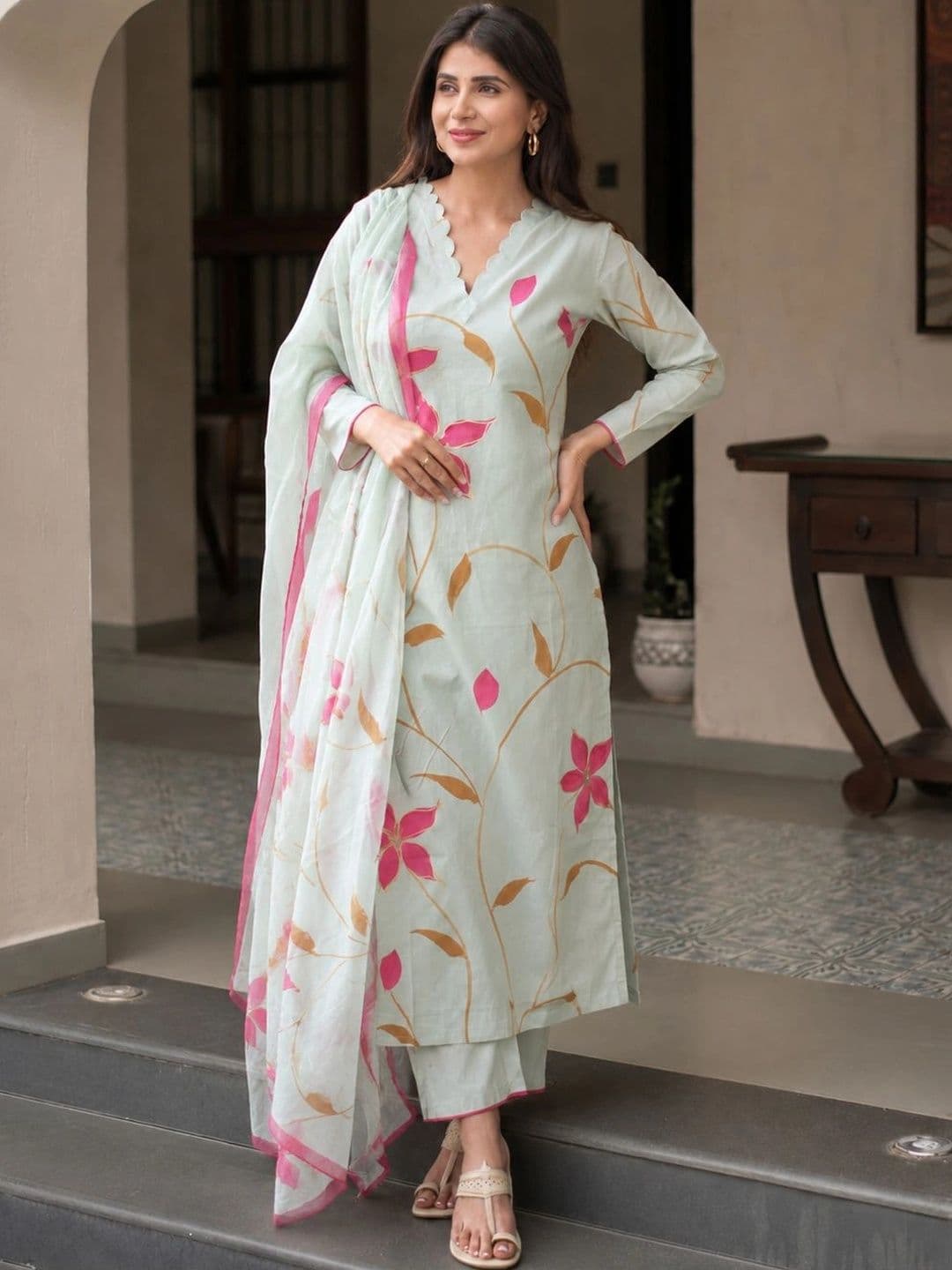 Aaghnya Women Floral Printed Regular Kurta with Trousers & With Dupatta - view 1
