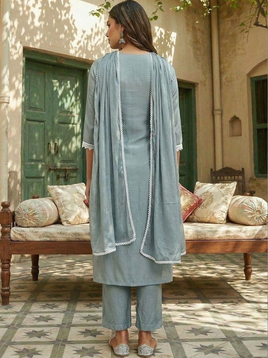 Anouk Women Ethnic Motifs Embroidered Regular Thread Work Kurta with Trousers & Dupatta thumbnail 3