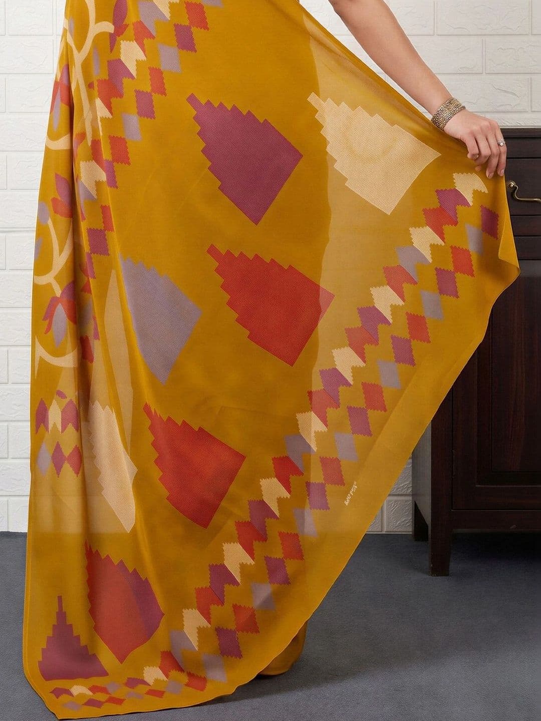 Anouk Floral Art Silk Designer Banarasi Saree thumbnail 5