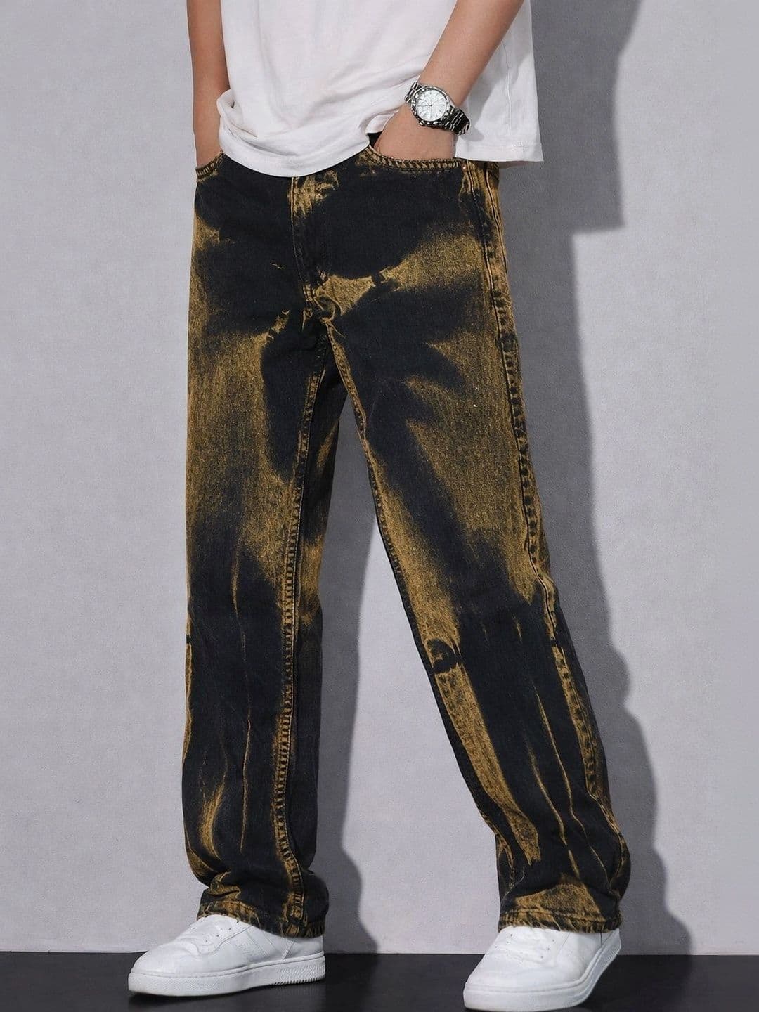 VERTICALS Men Straight Fit Mid-Rise Jeans thumbnail 2