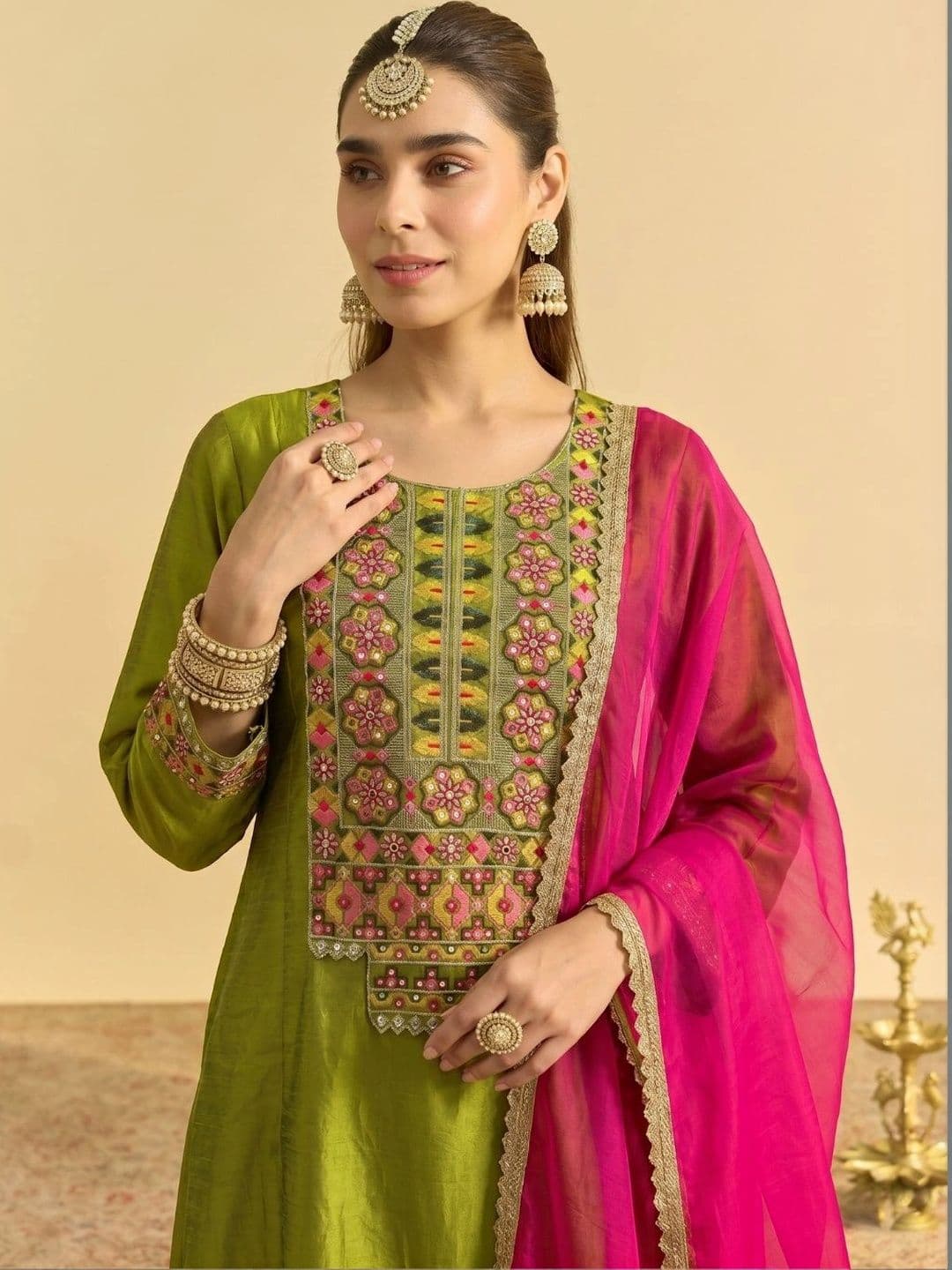 HERE&NOW Women Ethnic Motifs Embroidered Regular Thread Work Pure Silk Kurta with Trousers & With Dupatta thumbnail 5
