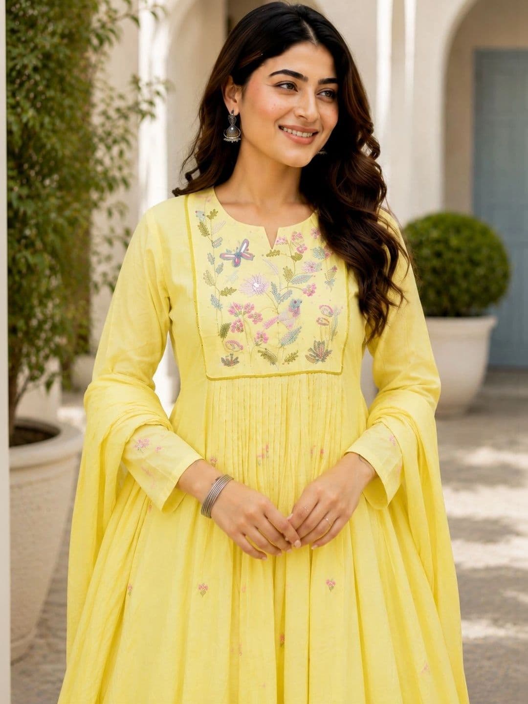 Tankori Women Floral Embroidered Empire Thread Work Chanderi Silk Kurta with Trousers & With Dupatta thumbnail 6