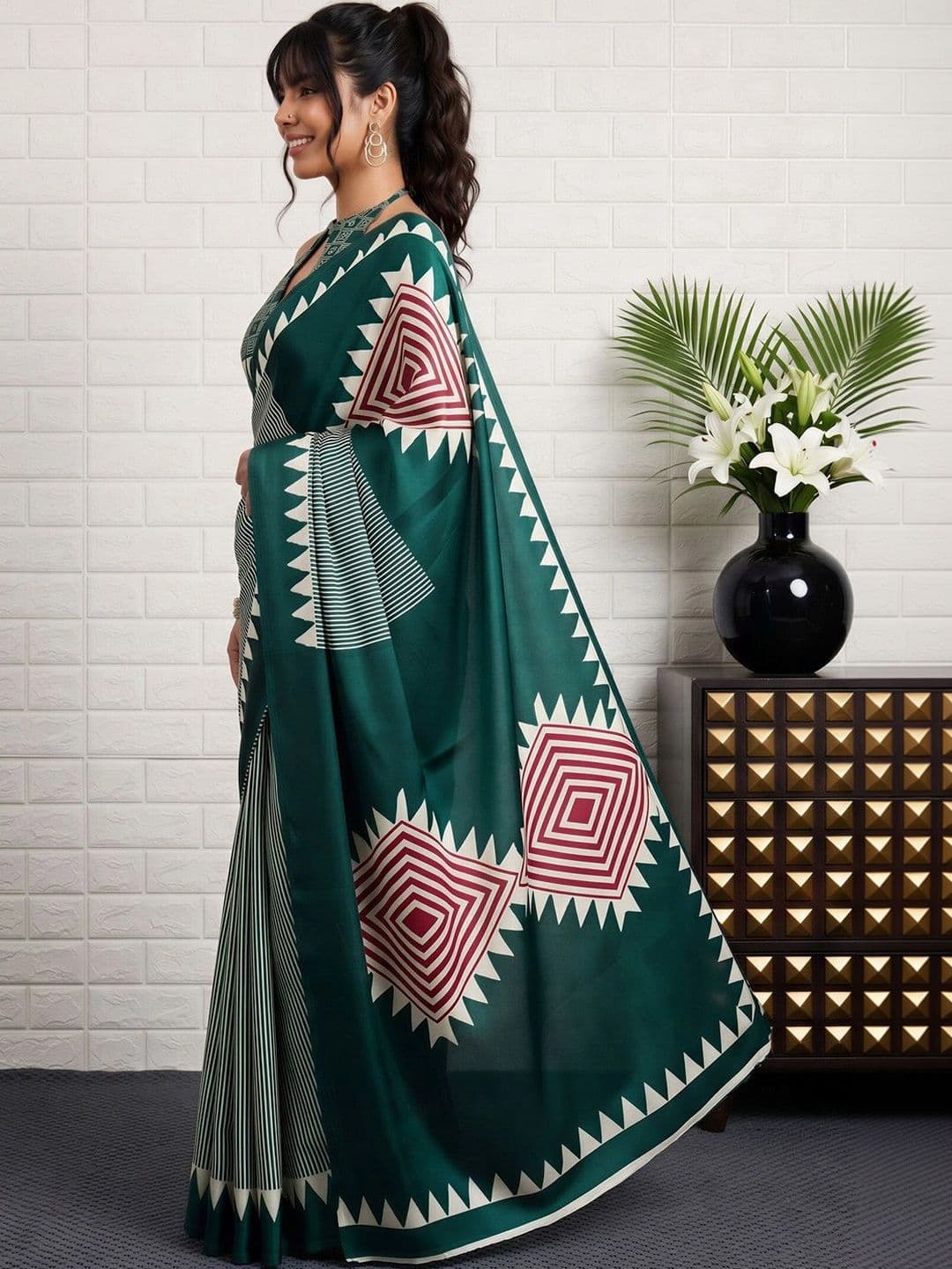 Anouk Striped Satin Designer Banarasi Saree thumbnail 5