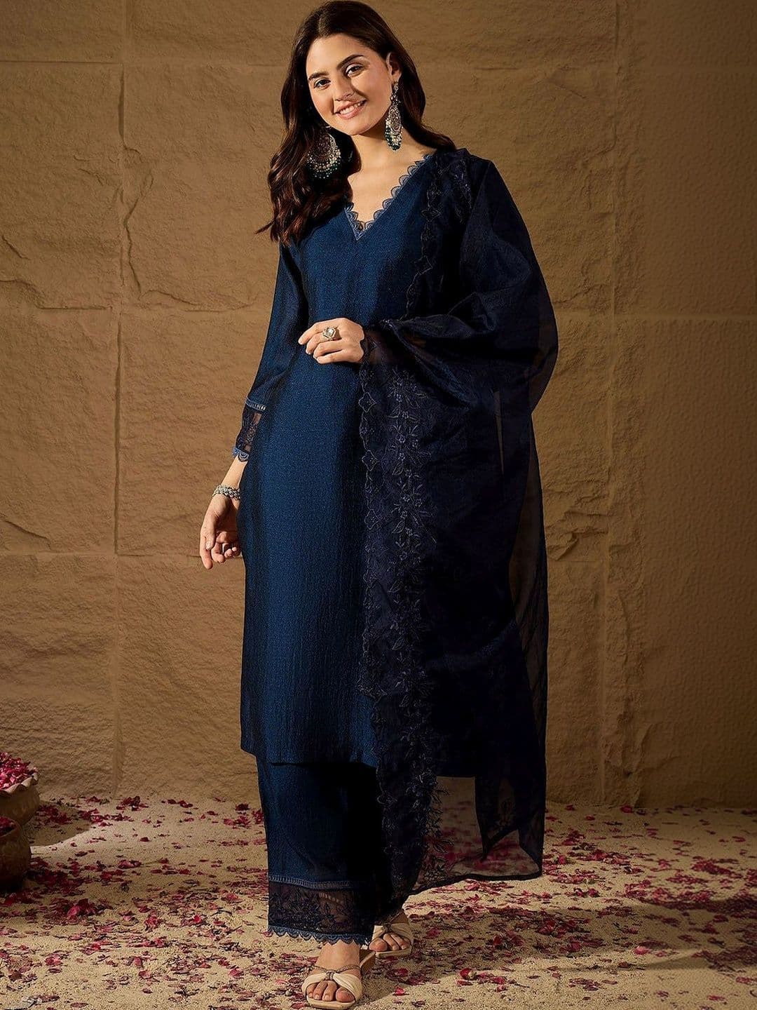 Sangria Women Ethnic Motifs Regular Thread Work Chanderi Silk Kurta with Palazzos & With Dupatta thumbnail 4