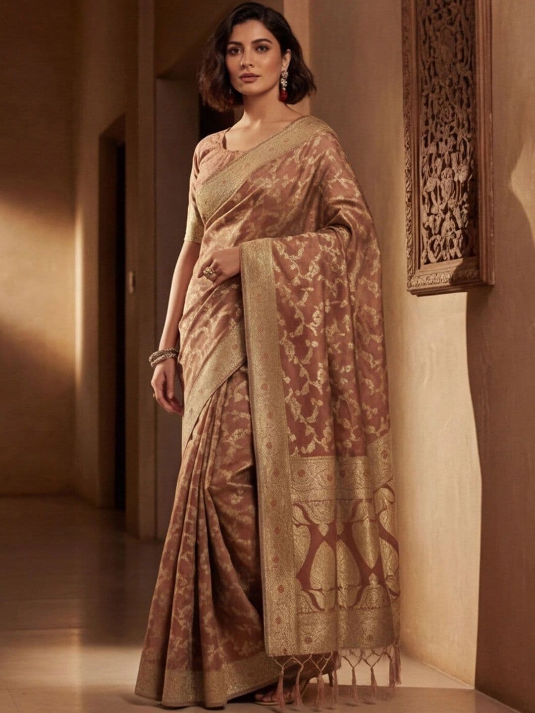 Anouk Rustic Woven Design Zari Silk Blend Designer Banarasi Saree thumbnail 2