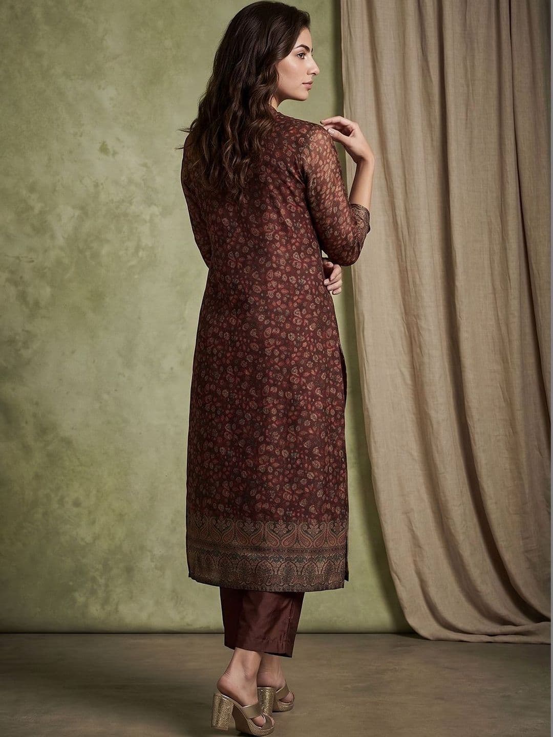 Sangria Women Ethnic Motifs Printed Regular Chanderi Silk Kurta with Trousers & With Dupatta thumbnail 7