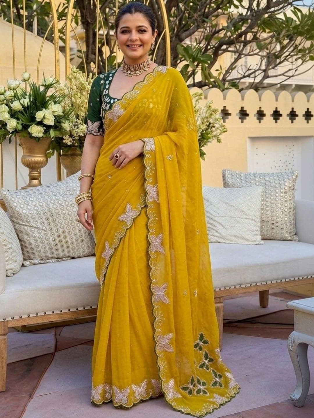 Sangria Women Ethnic Motifs Embroidered Pure Georgette Saree - view 1