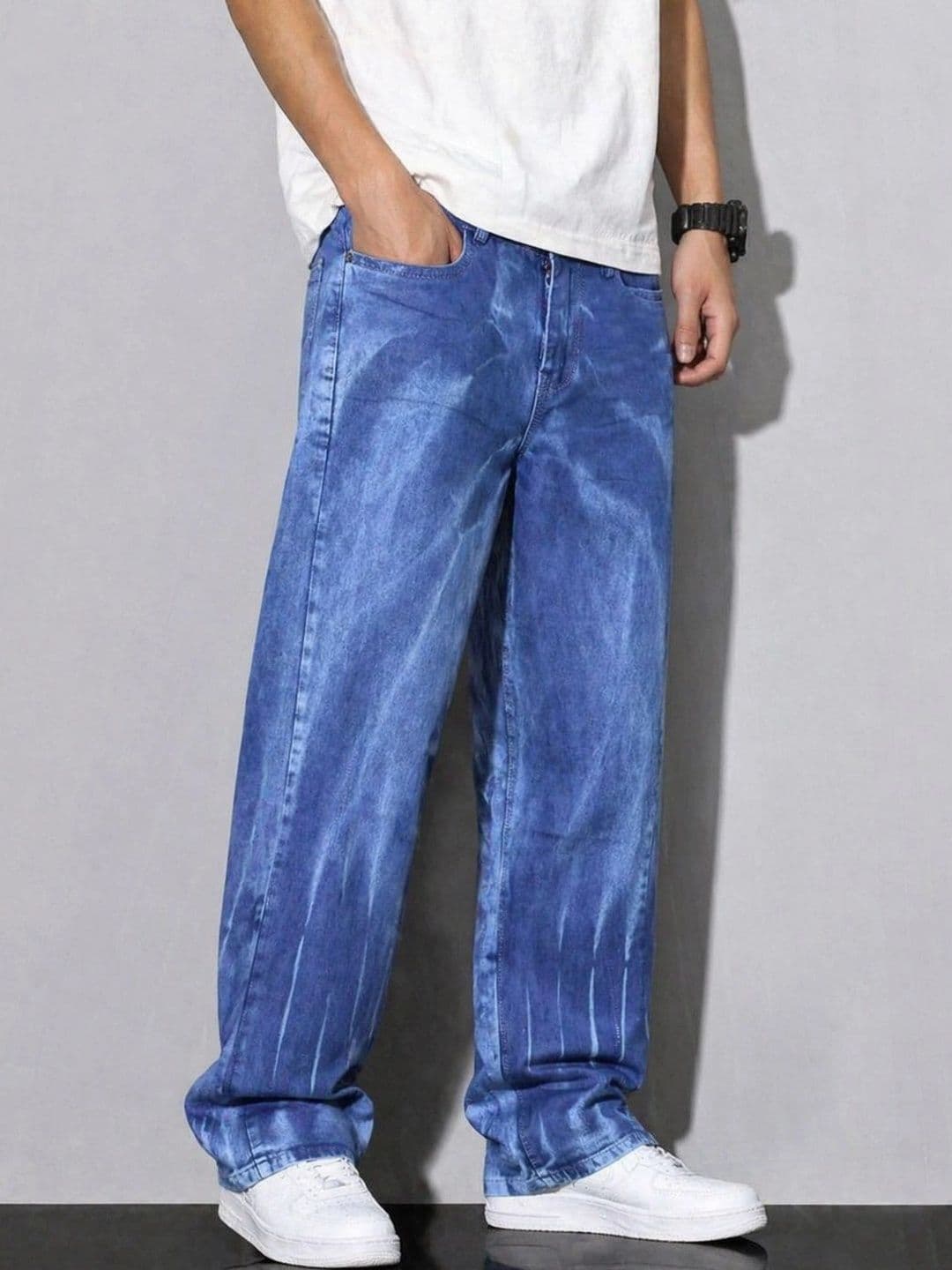 VERTICALS Men Straight Fit Mid-Rise Jeans thumbnail 2