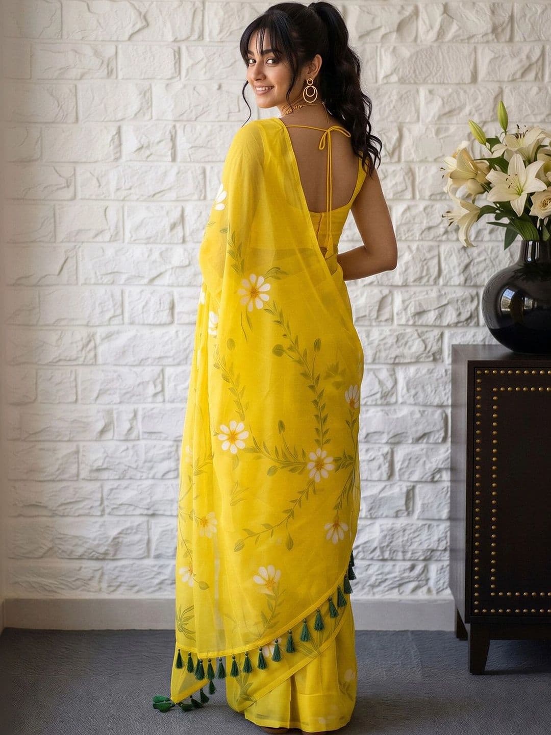 Anouk Floral Poly Georgette Designer Saree thumbnail 3