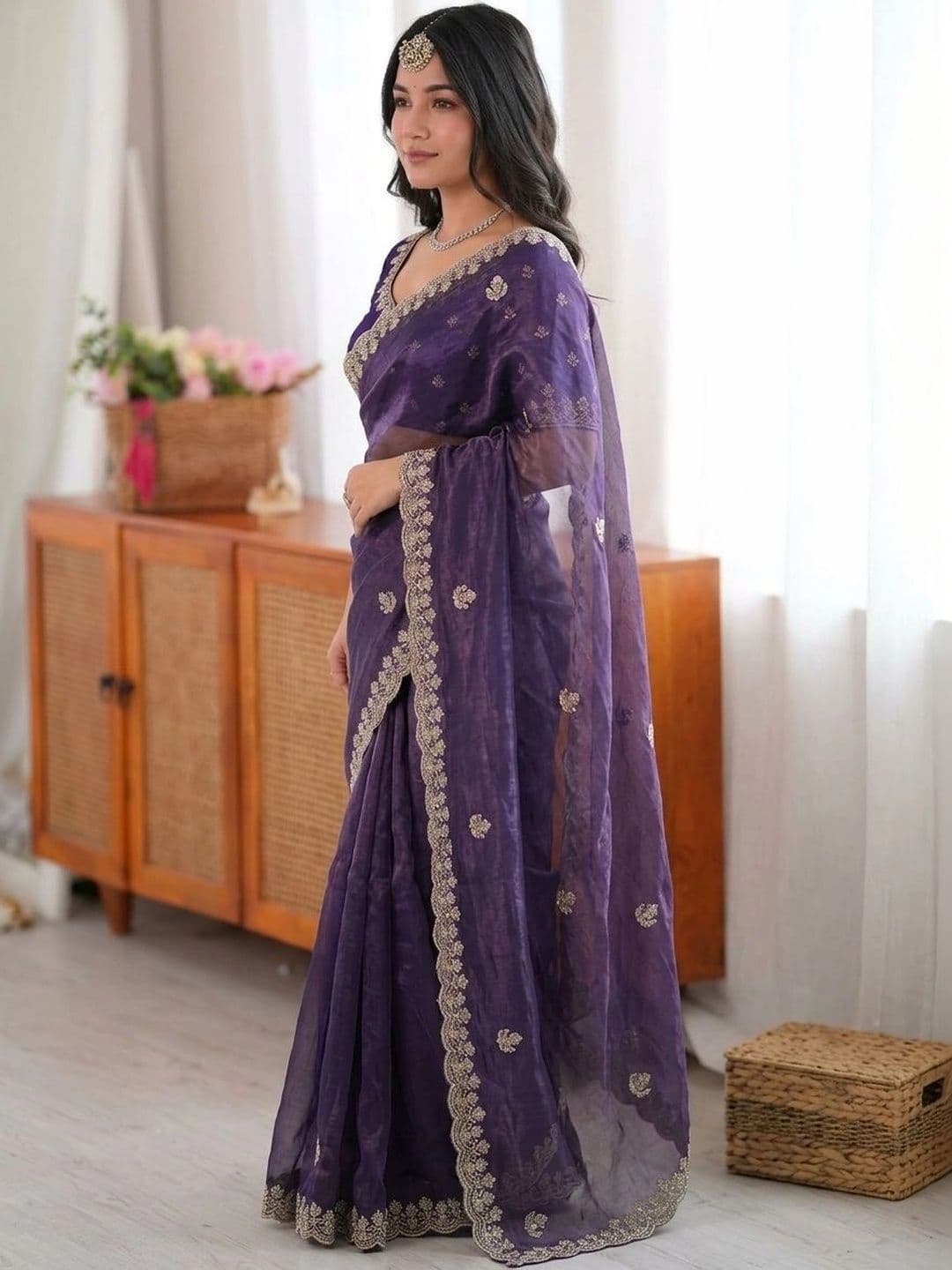 Sangria Ethnic Motifs Embroidered Pure Georgette Saree thumbnail 2