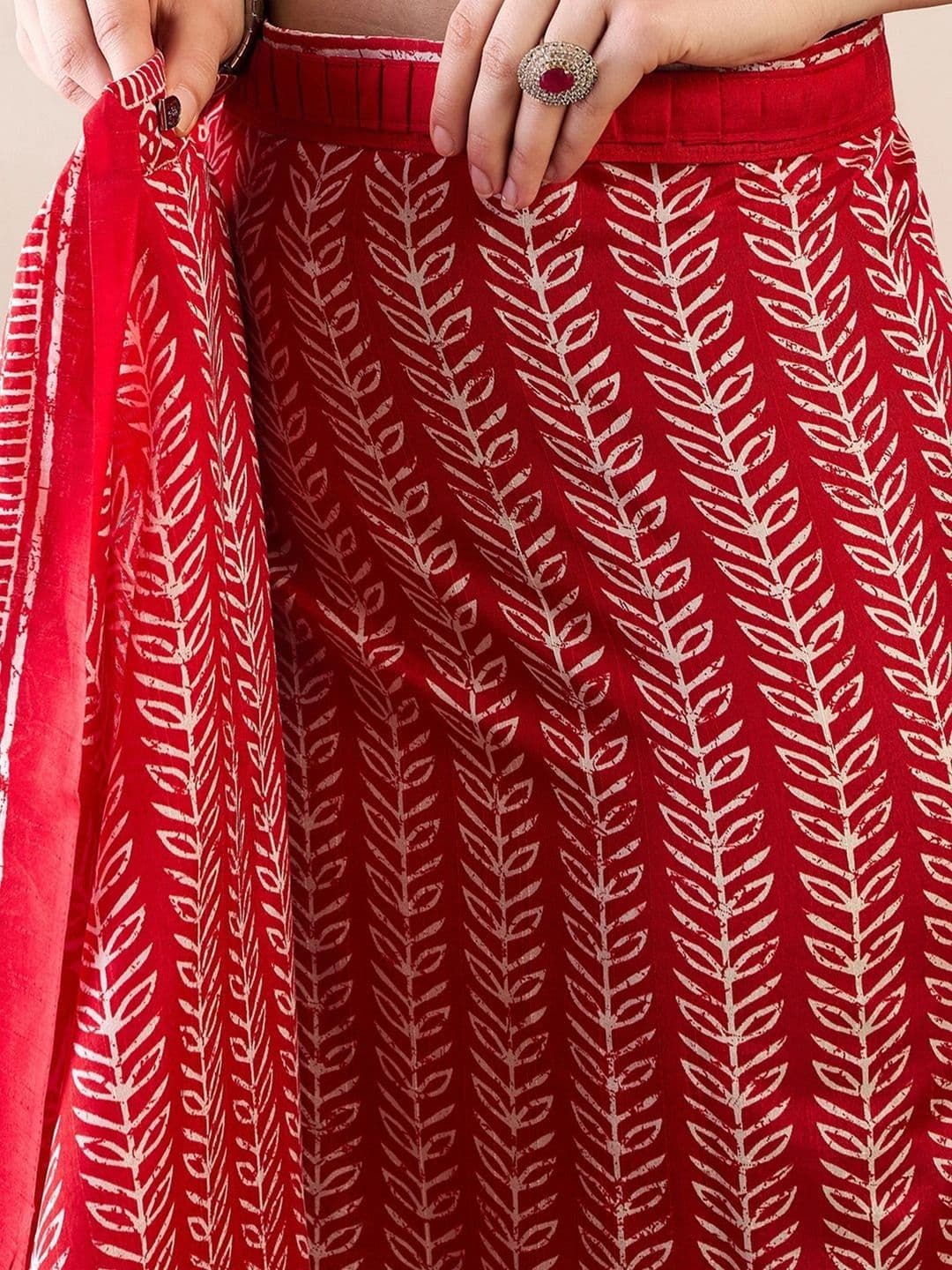 Anouk Women Ethnic Motifs Silk Blend Designer Block Print Saree thumbnail 6