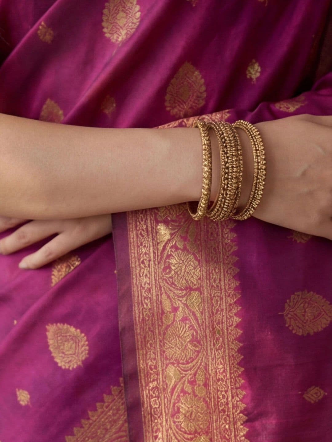 Anouk Rustic Woven Design Zari Silk Blend Designer Banarasi Saree thumbnail 2