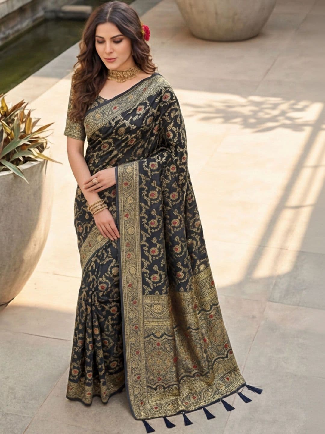 Anouk Rustic Woven Design Zari Silk Blend Designer Kanjeevaram Saree thumbnail 2