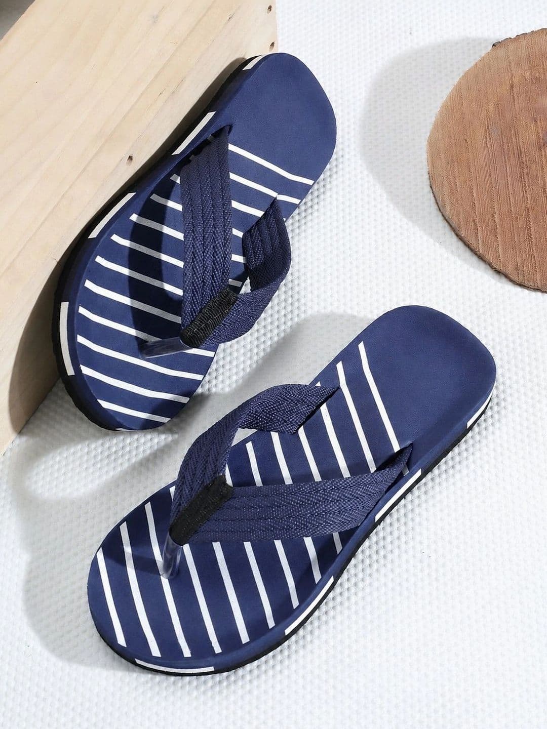 ENRIZZ Men Striped Thong Flip-Flops thumbnail 2