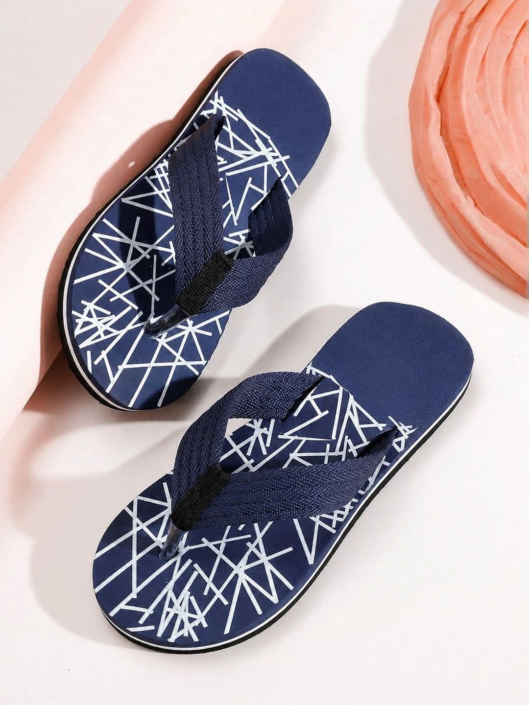 ENRIZZ Men Printed Thong Flip-Flops - view 1
