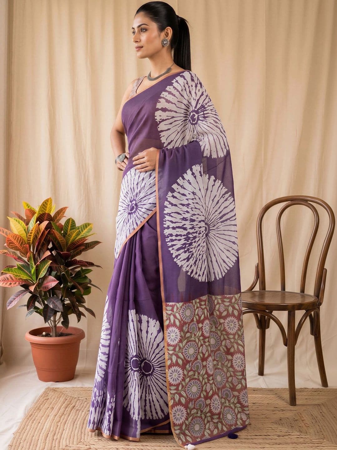 Sangria Floral Designer Block Print Saree thumbnail 2