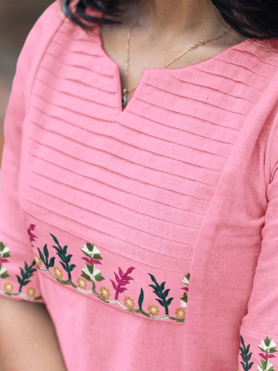 ZestLeaf Women Ethnic Motifs Embroidered Thread Work Kurta thumbnail 3