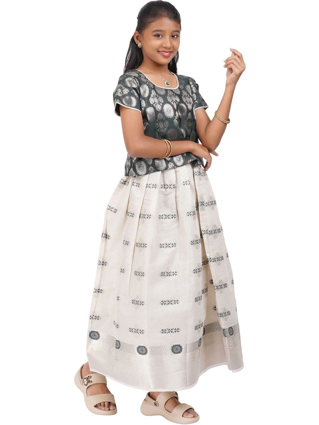 SKV ETHNIVERSE Girls Printed Ready to Wear Lehenga & Blouse thumbnail 6