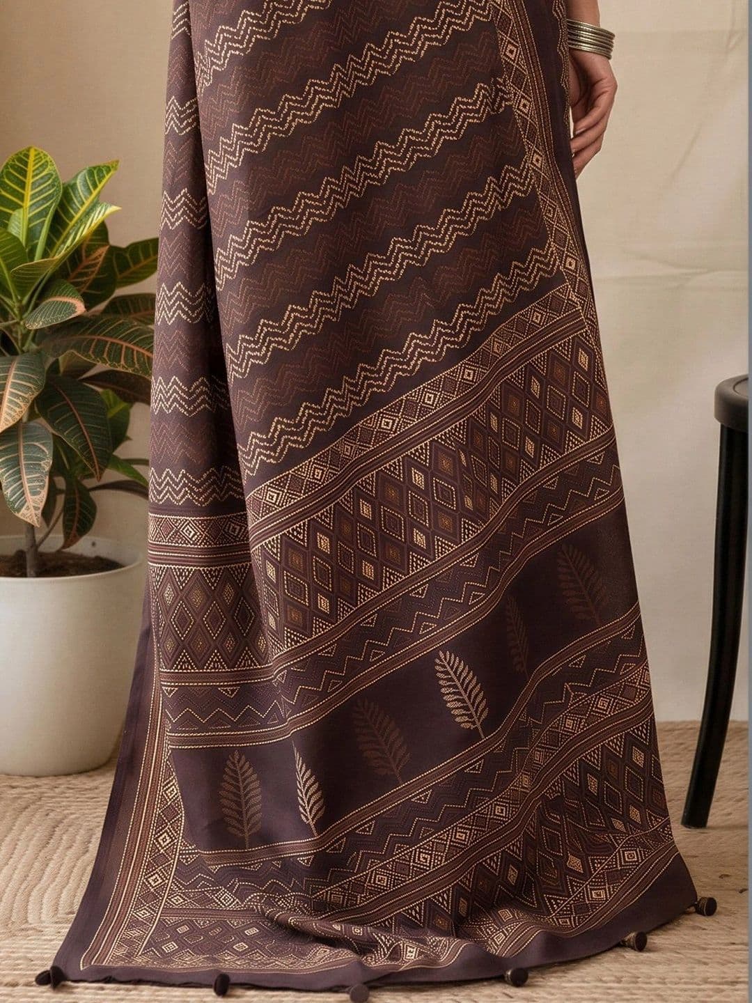 Anouk Batik Silk Blend Designer Block Print Saree thumbnail 7