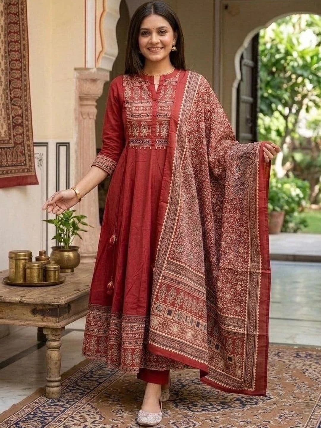 VASTRAPEDIA Women Motifs Printed Regular Pure Cotton Kurta with Trousers & With Dupatta thumbnail 2