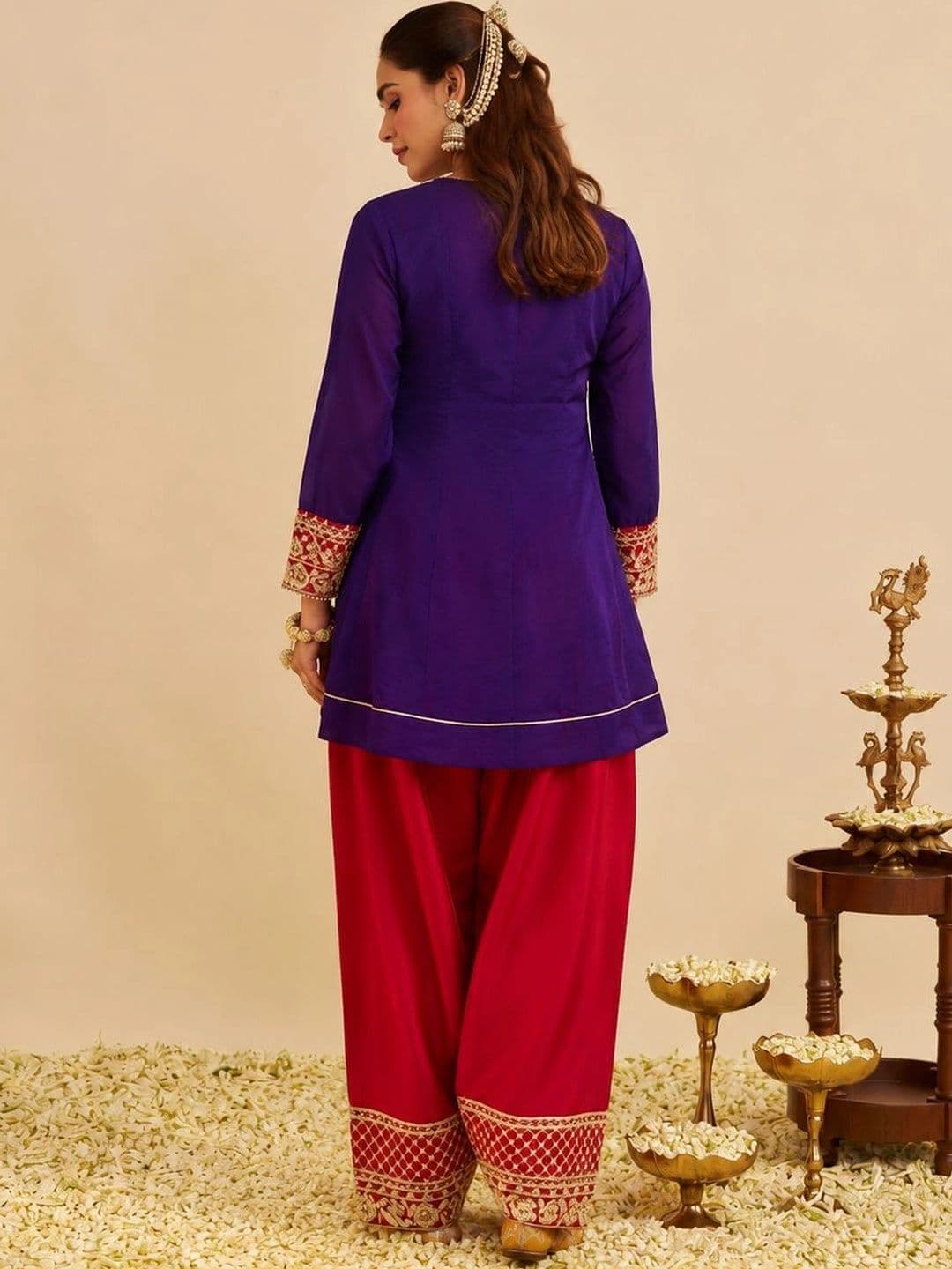Colors  of Earth Colors of Earth Women Ethnic Motifs  Thread Work Pure Silk Kurta with Patiala & With thumbnail 4