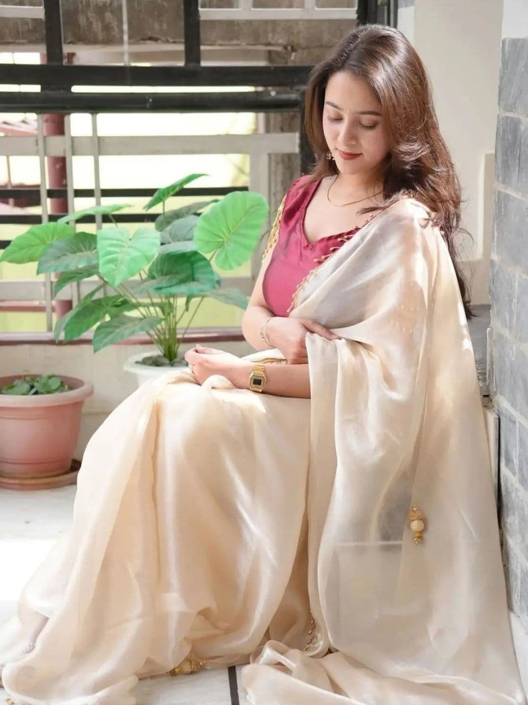 LabelVASTRA Embroidered Silk Blend Saree thumbnail 4