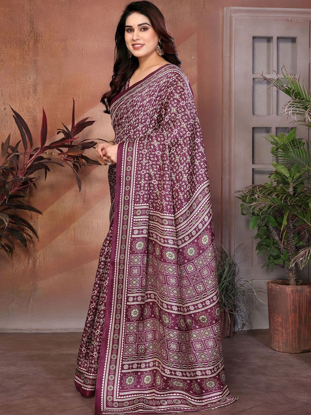 SZN Bandhani Art Silk Saree thumbnail 5