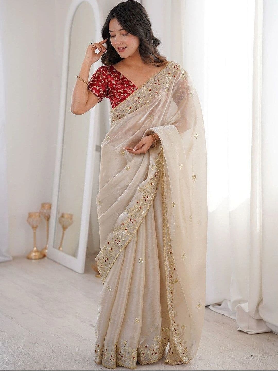 Fashorama Floral Embroidered Silk Blend Saree thumbnail 6