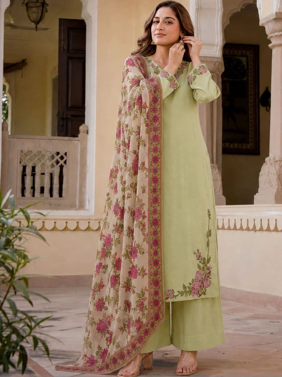 Aaghnya Women Floral Embroidered Regular Thread Work Kurta with Palazzos & With Dupatta thumbnail 6