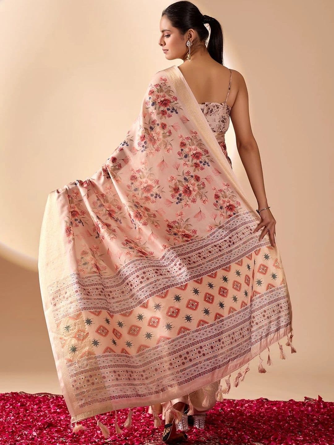 Moda Rapido Floral Zari Silk Blend Designer Saree thumbnail 3