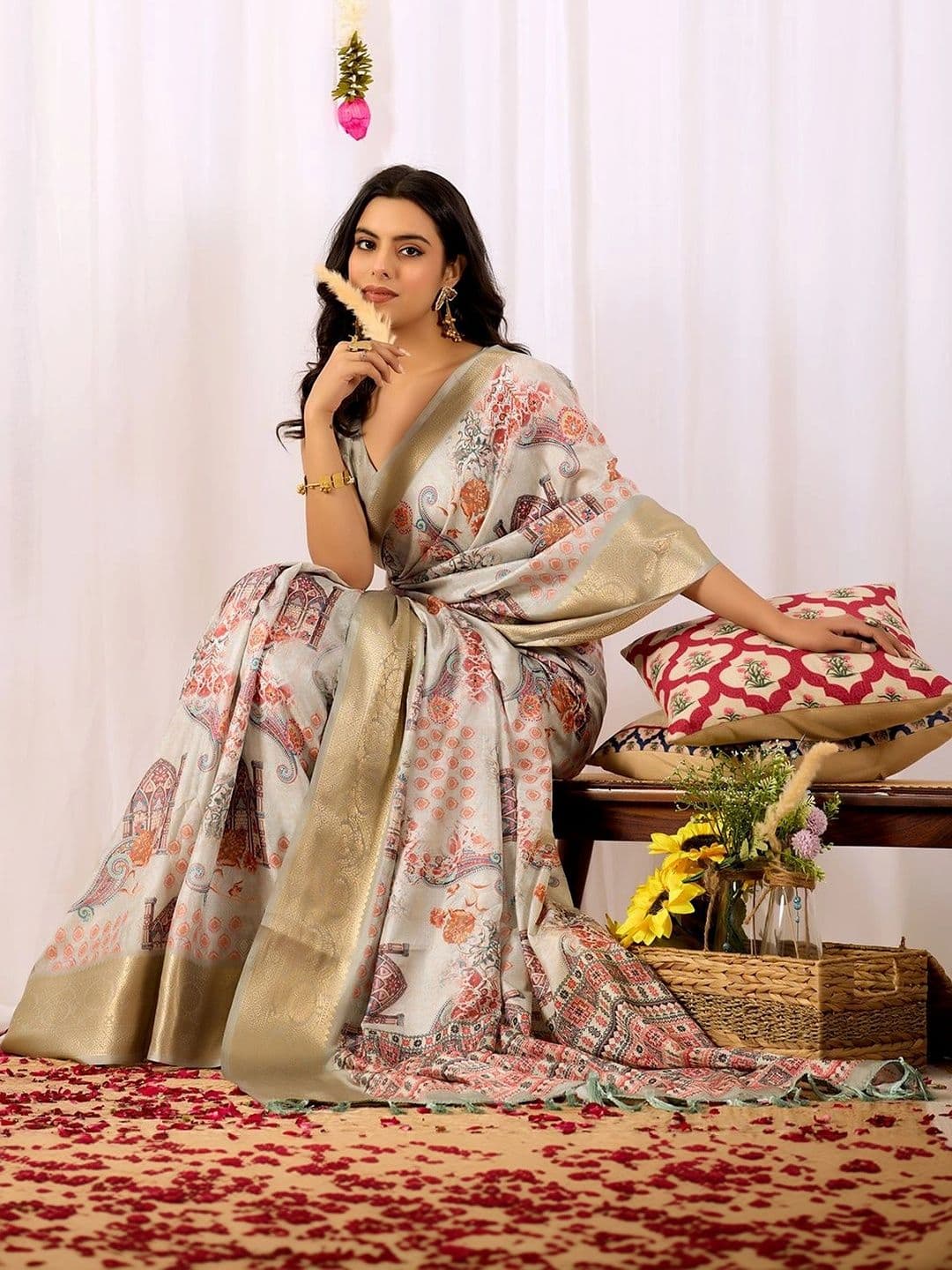 Moda Rapido Paisley Zari Silk Blend Designer Saree thumbnail 2