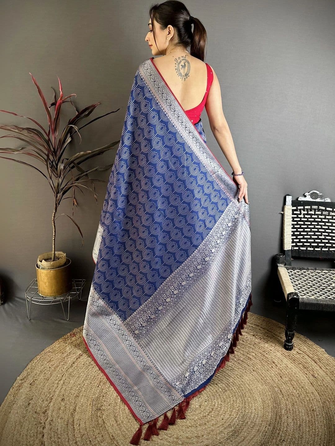 Moda Rapido Woven Design Zari Silk Blend Designer Banarasi Saree thumbnail 2