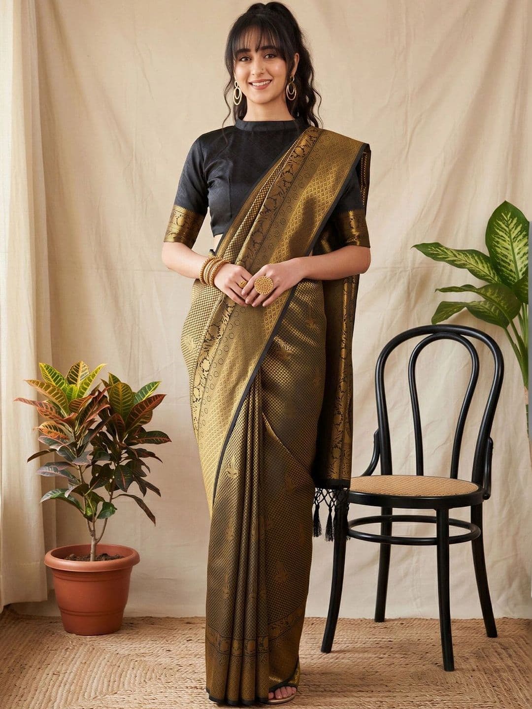 Anouk Woven Design Zari Silk Blend Designer Kanjeevaram Saree - view 1