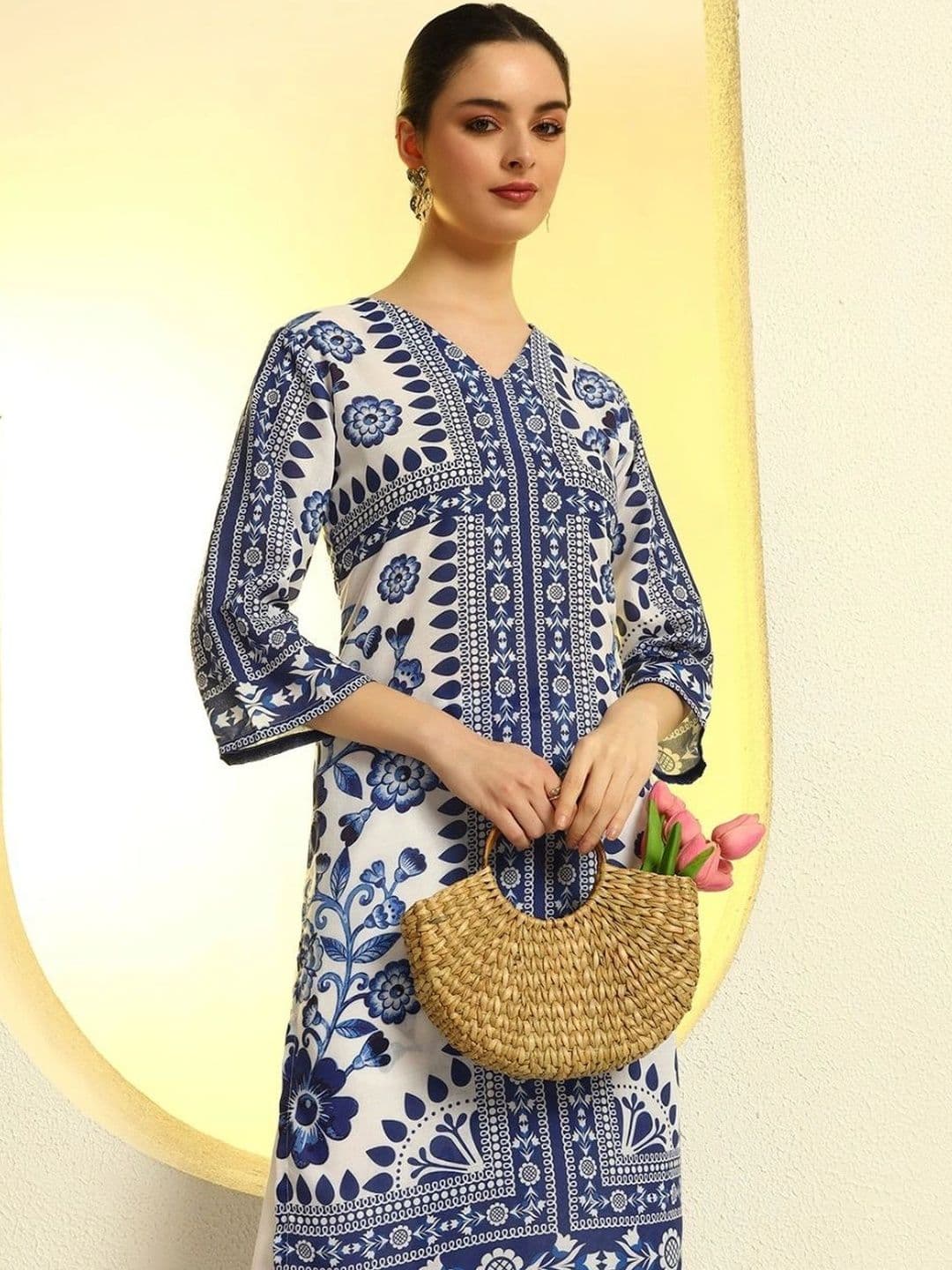 DAARI Women Floral Printed Regular Pure Cotton Kurta with Trousers thumbnail 5