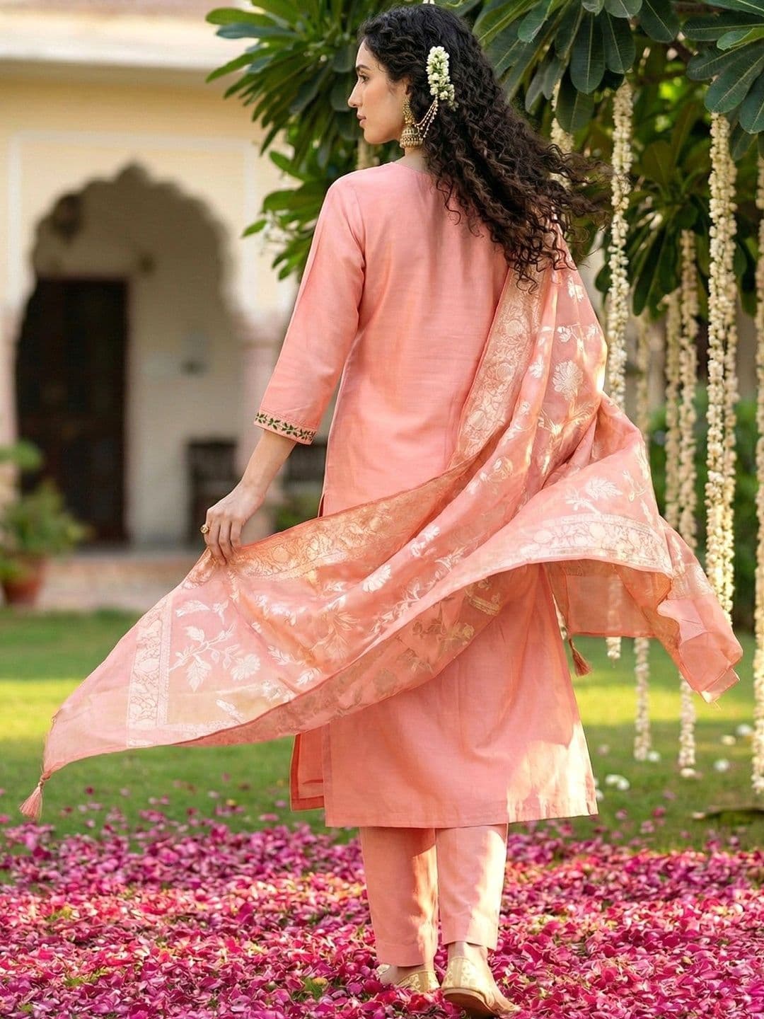 SHRI VANYA CREATION Women Ethnic Motifs Embroidered Regular Thread Work Chanderi Silk Kurta with Trousers & thumbnail 3