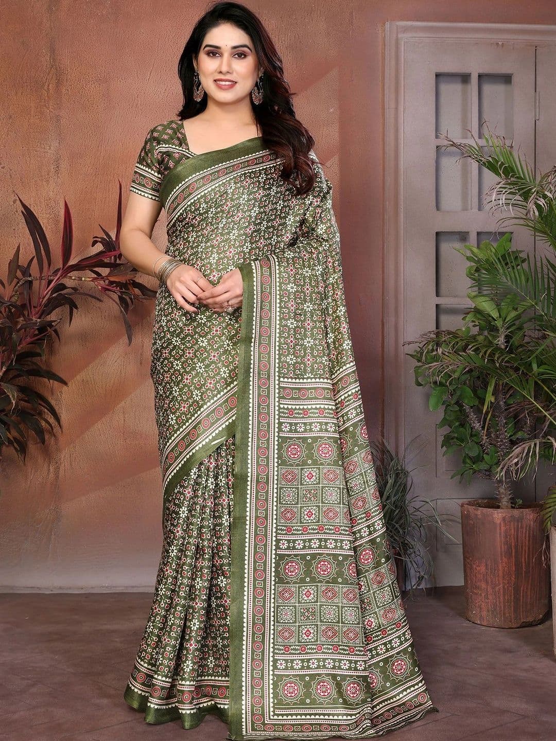 Yashika Art Silk Saree thumbnail 3