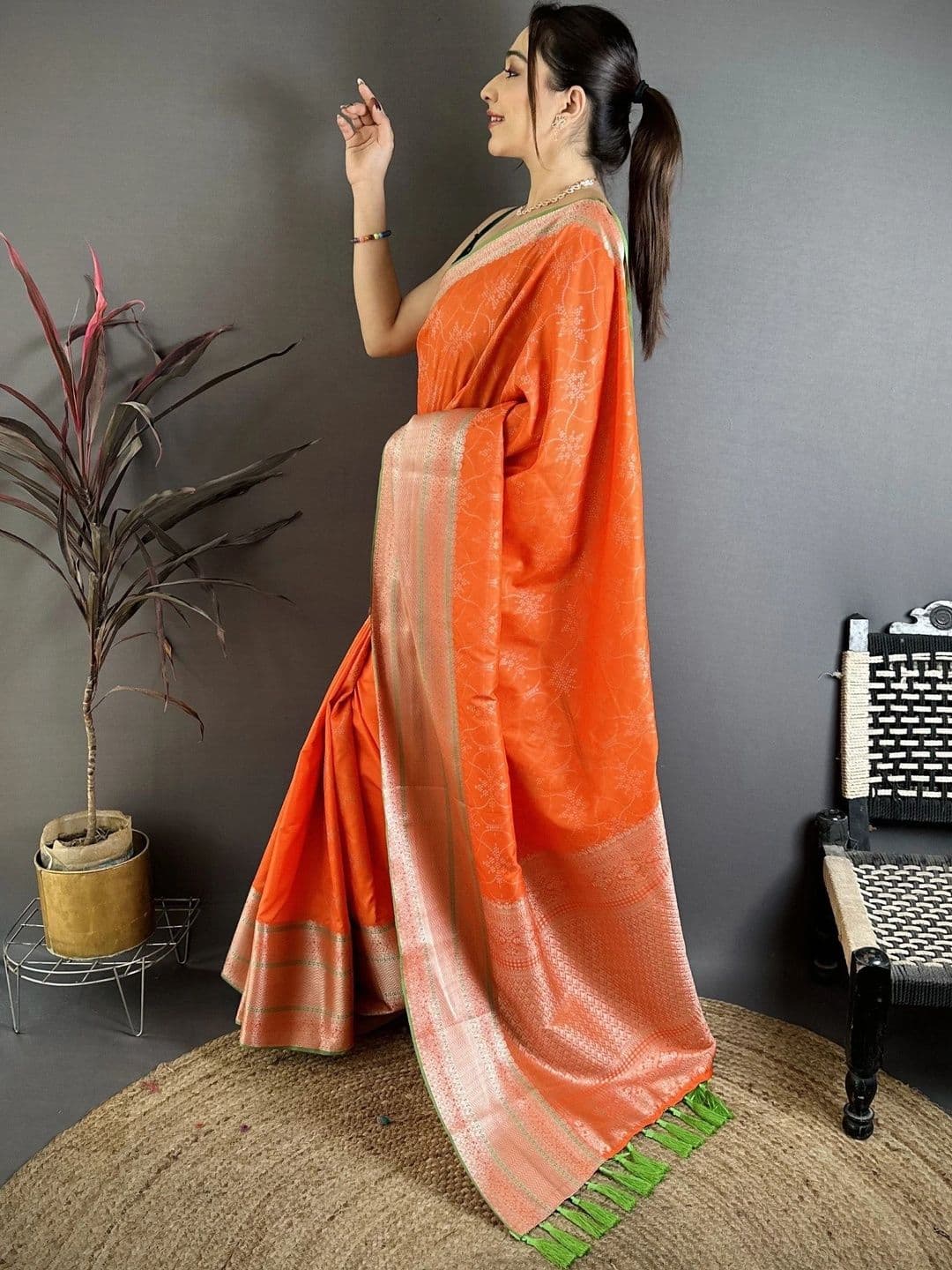 Moda Rapido Woven Design Zari Silk Blend Designer Banarasi Saree thumbnail 3