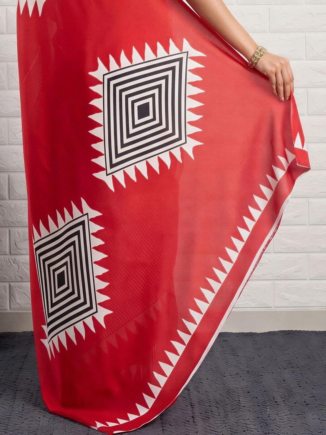 Anouk Striped Satin Designer Banarasi Saree thumbnail 3