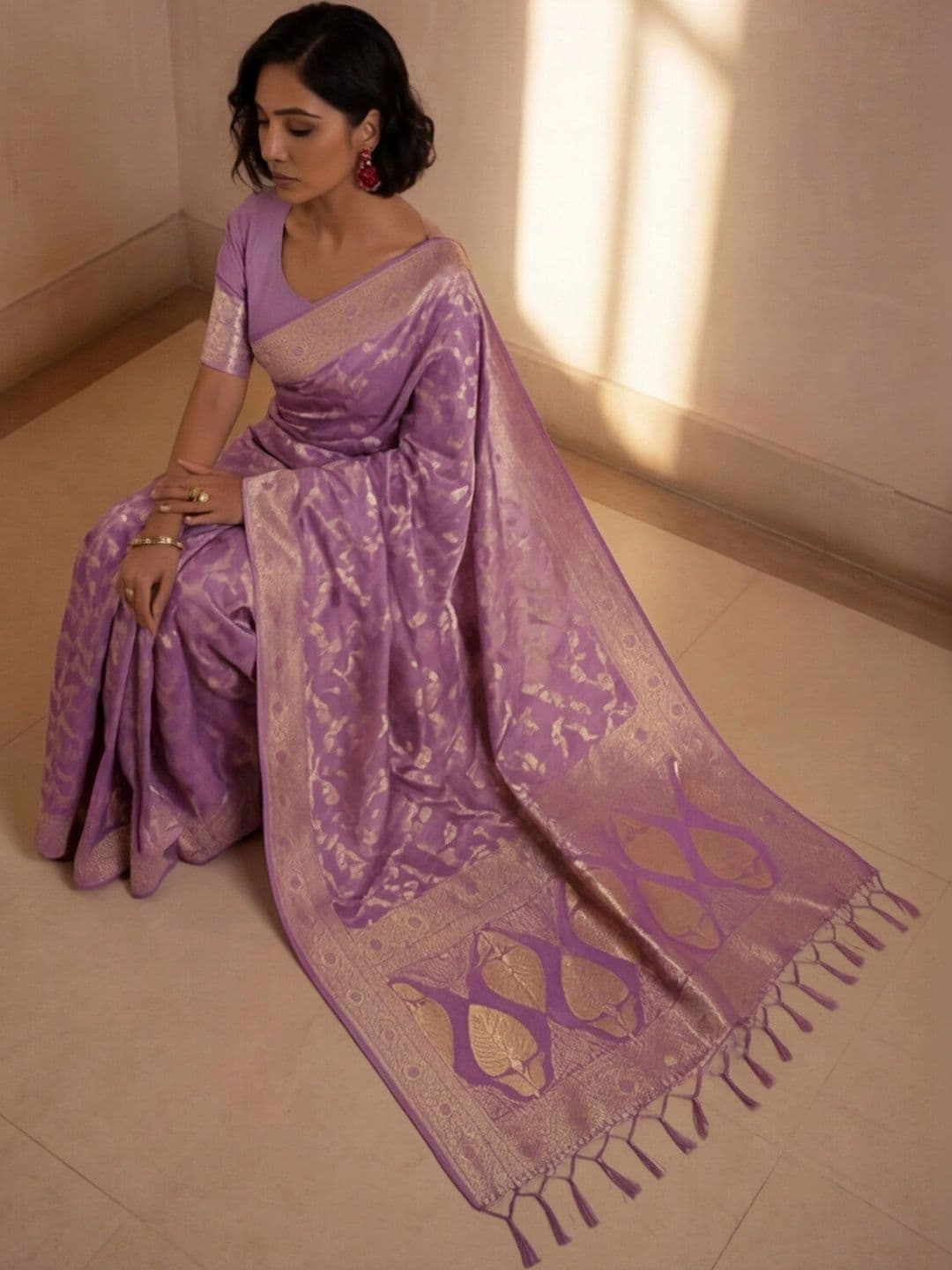 Anouk Rustic Woven Design Zari Silk Blend Designer Banarasi Saree thumbnail 3