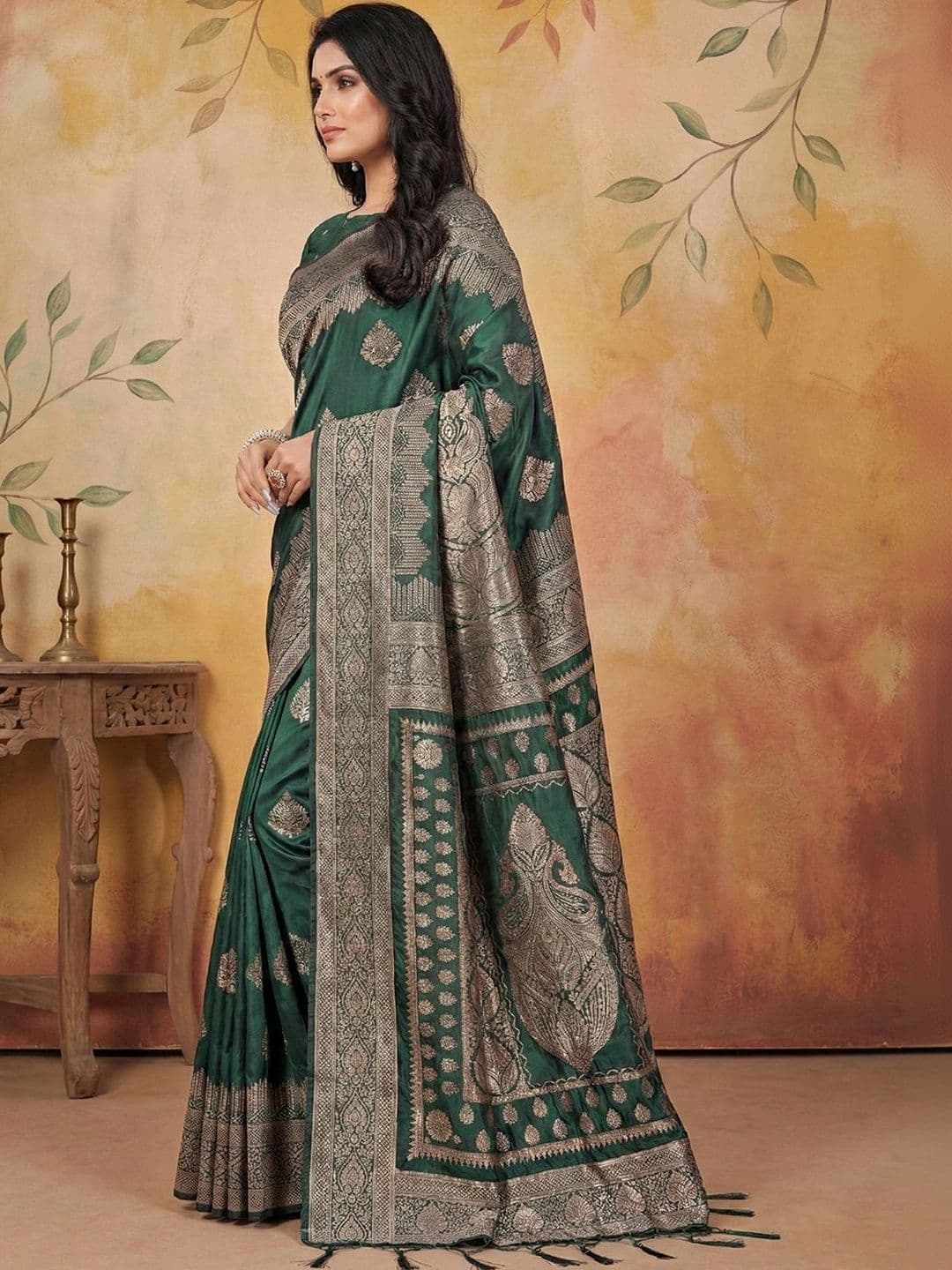 Mitera Woven Design Zari Silk Blend Banarasi Saree thumbnail 3