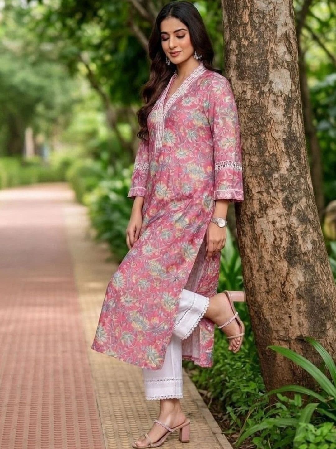KALAMIR Women Floral Printed Thread Work Floral Kurta thumbnail 3