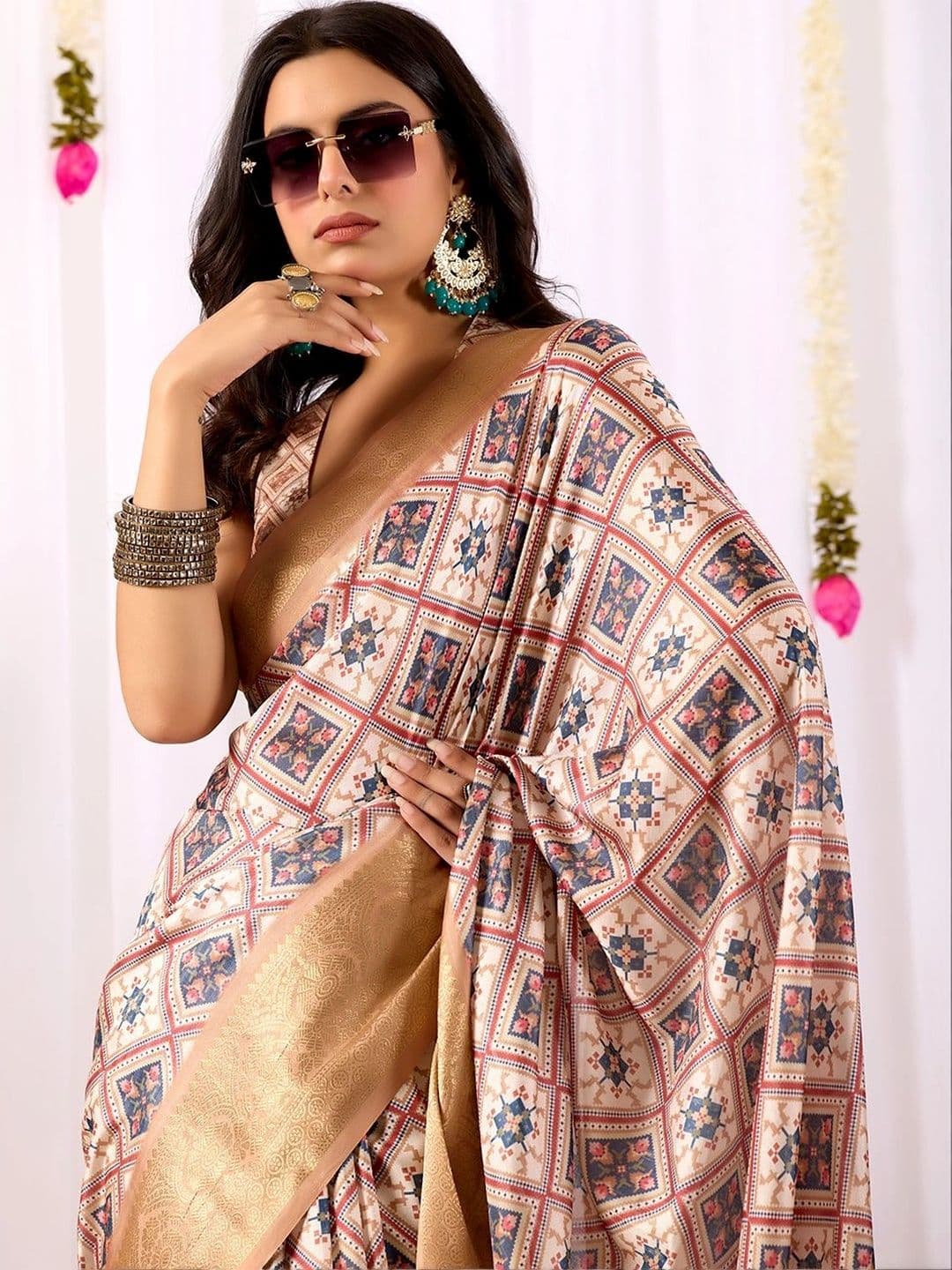Moda Rapido Woven Design Zari Silk Blend Designer Saree thumbnail 2